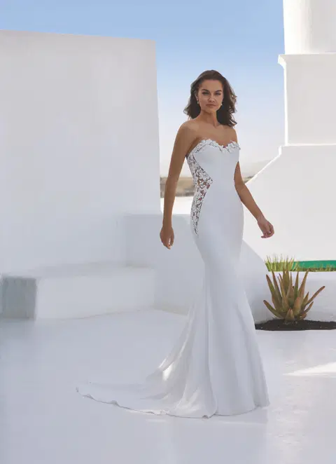 Elsinore wedding dress by Enzoani, fit & flare, lace