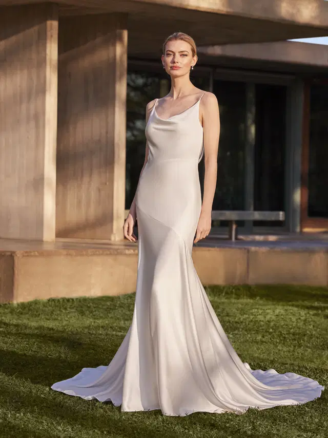 CARLILE by Pronovias: Mermaid silhouette, scoop neckline, sleeveless, satin