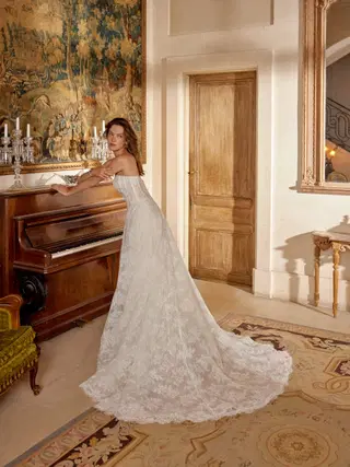 Manuela by Justin Alexander - view 3 of 5