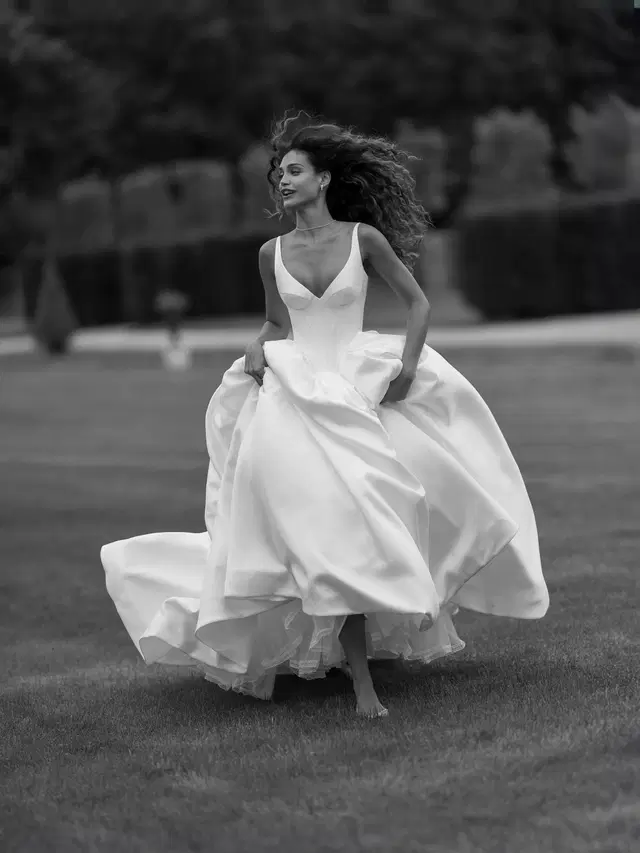 Bosphor by Wona Concept: Ball Gown silhouette, V-neck neckline, sleeveless, mikado