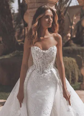 Venice by Enzoani - view 4 of 10