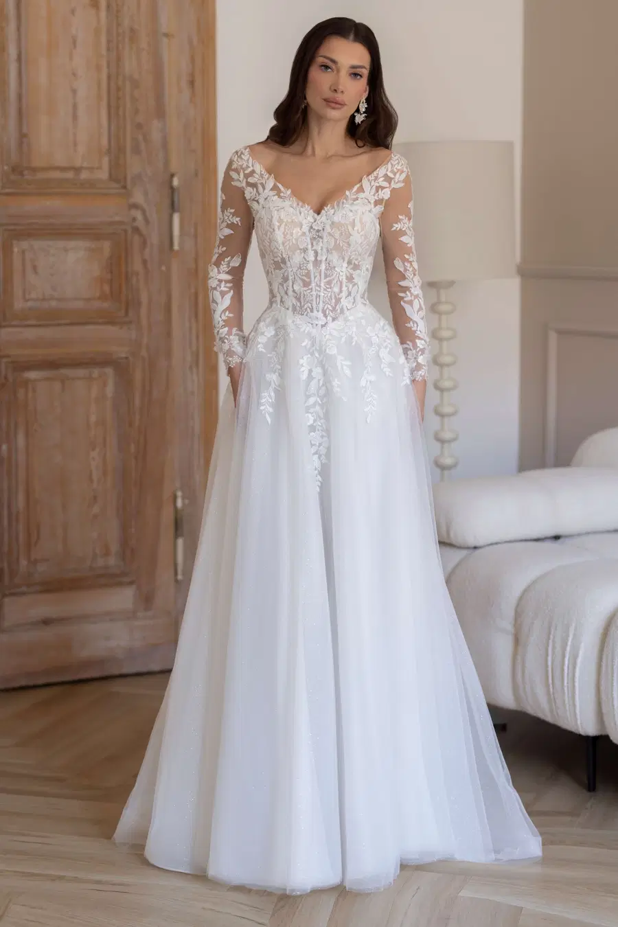 Honey by Jarice: A-Line silhouette, V-neck neckline, long sleeves, tulle