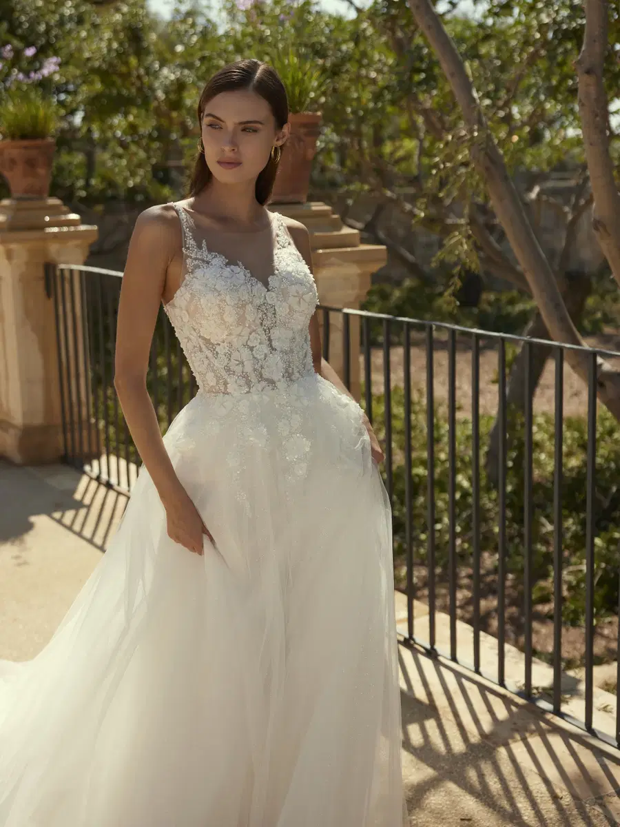 Elias by Modeca Bridal - view 4 of 9