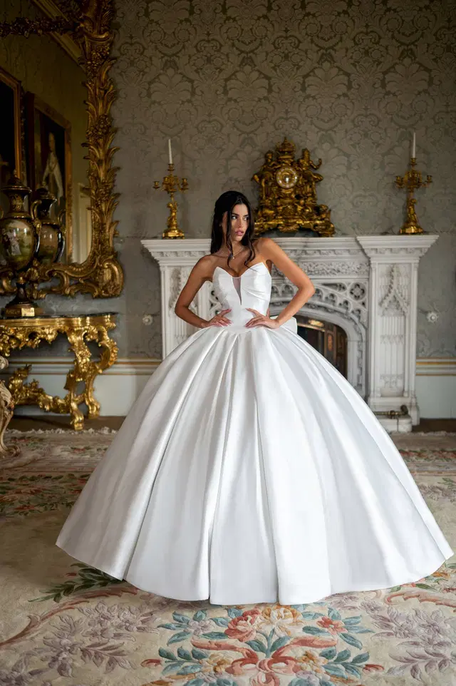 RB6190 by Rachel Allan: Ball Gown silhouette, sweetheart neckline, sleeveless, satin