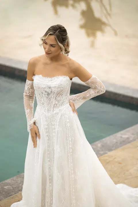 Daria wedding dress by Amo & Luv, A-line, lace