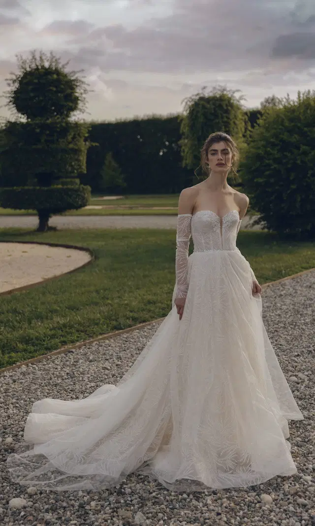 Rafaela 24-013(2) by Love by Ricca Sposa: A-Line silhouette, V-neck neckline, detachable sleeves, tulle