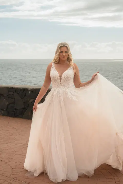 Style 90701 wedding dress by Diane Legrand, A-line, lace