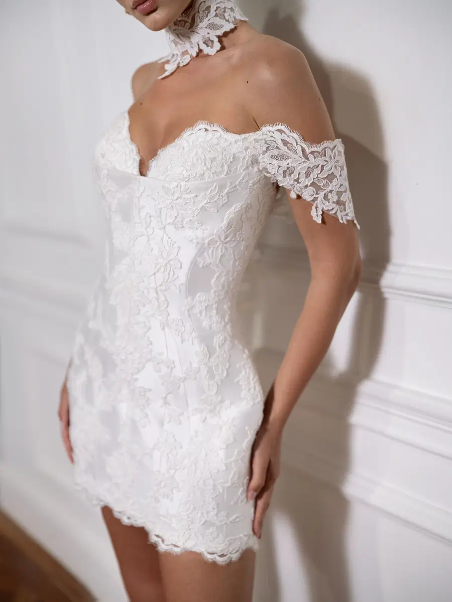 Sloane by Avenue by Josephine Scott - view 5 of 5
