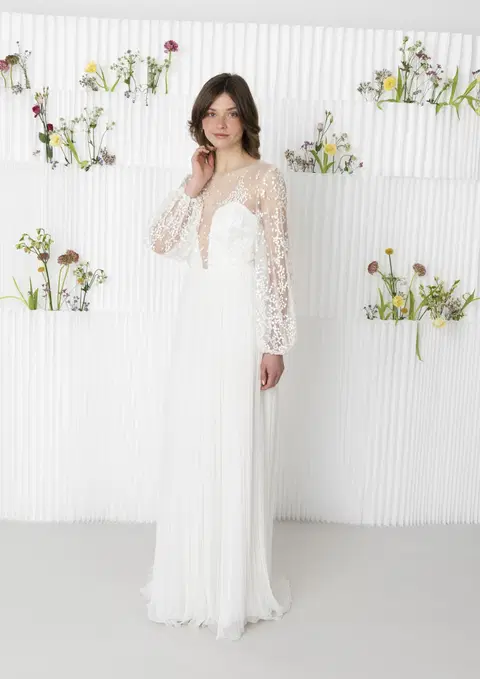 Million Dots Pleats wedding dress by Kisui, A-line, tulle