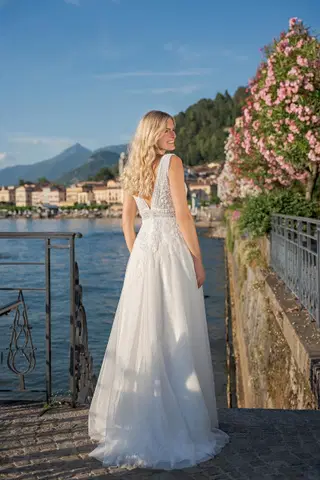 VN25 ivory by Vera Nova - view 4 of 4