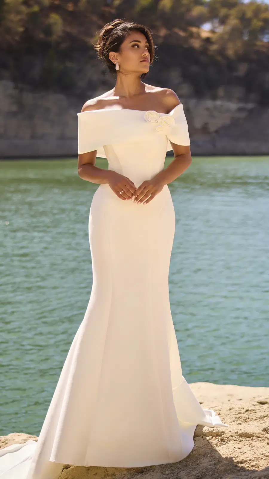 PU26513 by Pure by Très Chic: Fit & Flare silhouette, off-shoulder neckline, sleeveless, crepe