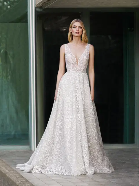 Occitan wedding dress by Pronovias, A-line, lace