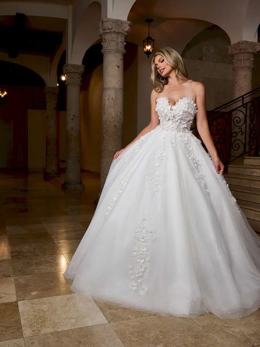 RB6167 by Rachel Allan: Ball Gown silhouette, sweetheart neckline, sleeveless, tulle