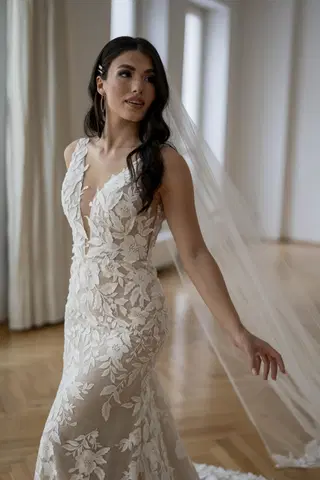 Luisa by Fan Xia - view 6 of 8