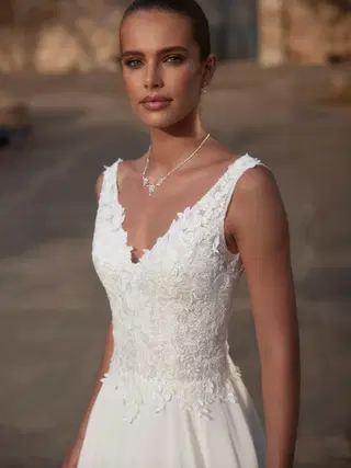 Camelia by Bianco Evento - view 3 of 4