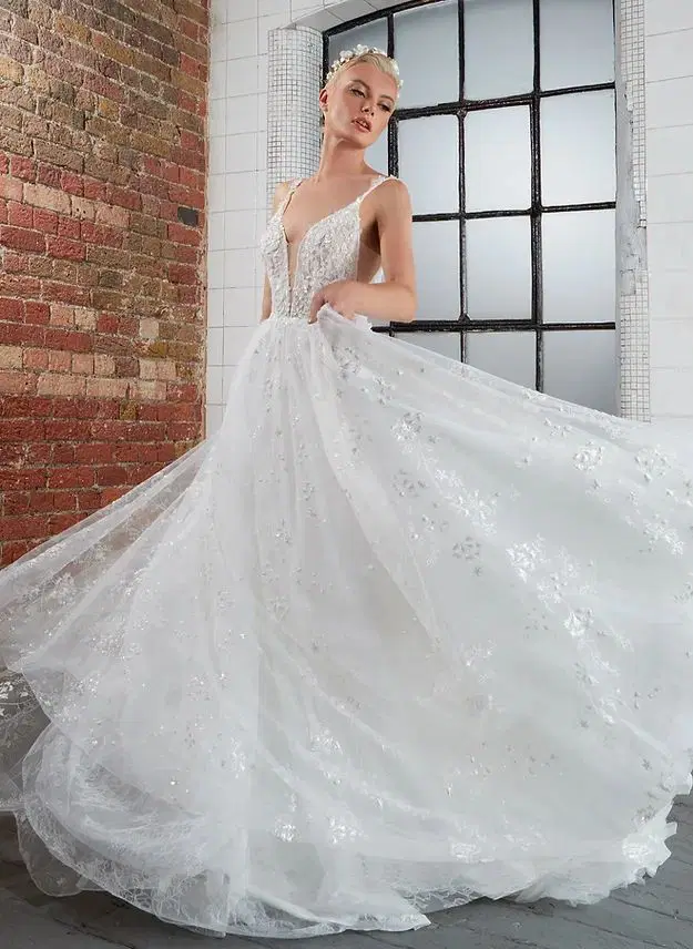Reese by Avenue by Josephine Scott - view 2 of 4
