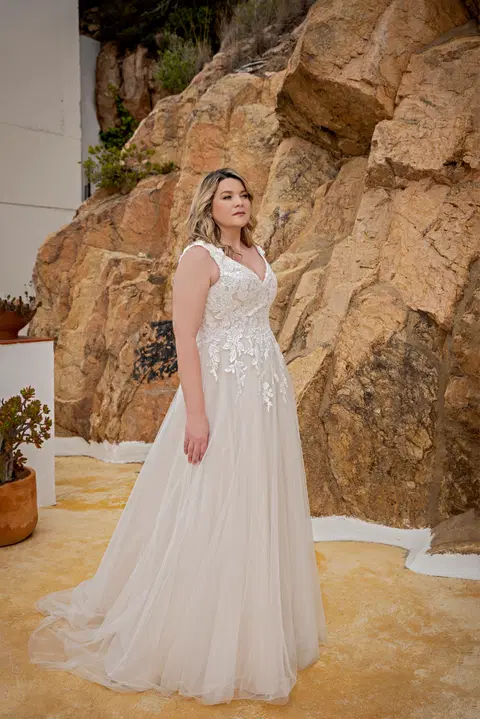 Style LB224 wedding dress by Lohrengel, A-line, lace