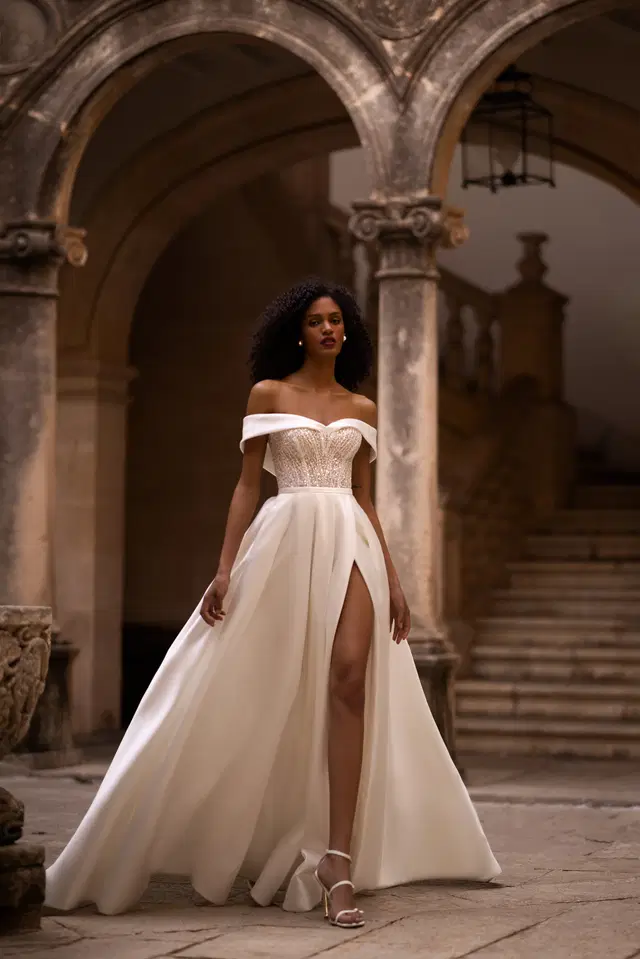 Lotus by Wona Concept: A-Line silhouette, sweetheart neckline, sleeveless, lace