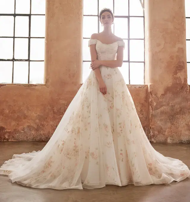 Constance by Sottero & Midgley: Mermaid silhouette, scoop neckline, sleeveless, organza
