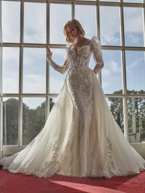 Biennia wedding dress by Pronovias Privée, mermaid, lace