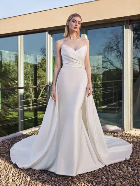 Privet wedding dress by Pronovias, mermaid, satin