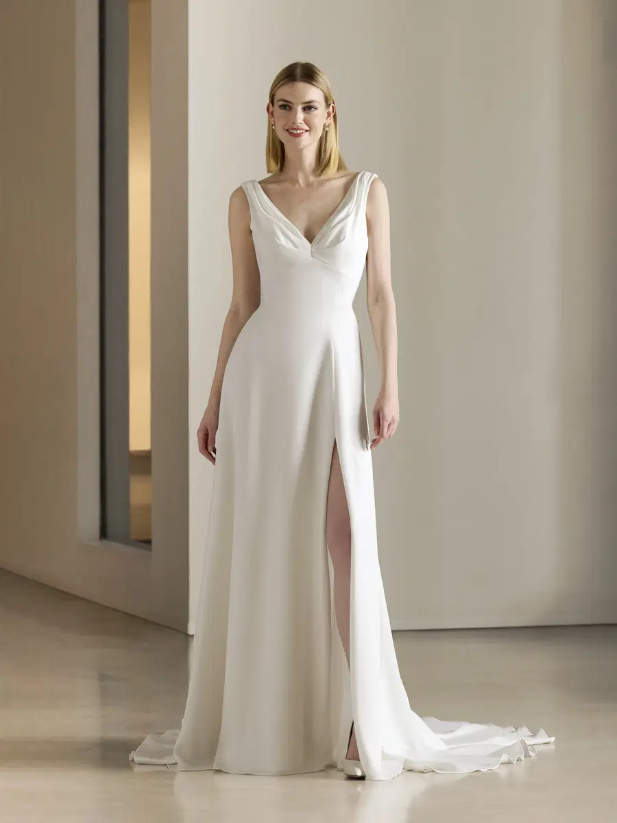 CAMMERON by Pronovias: A-Line silhouette, V-neck neckline, sleeveless, satin