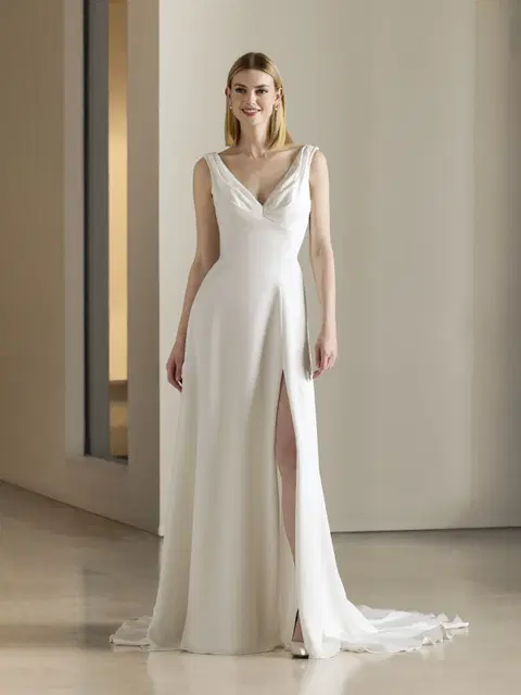 Cammeron wedding dress by Pronovias, A-line, satin
