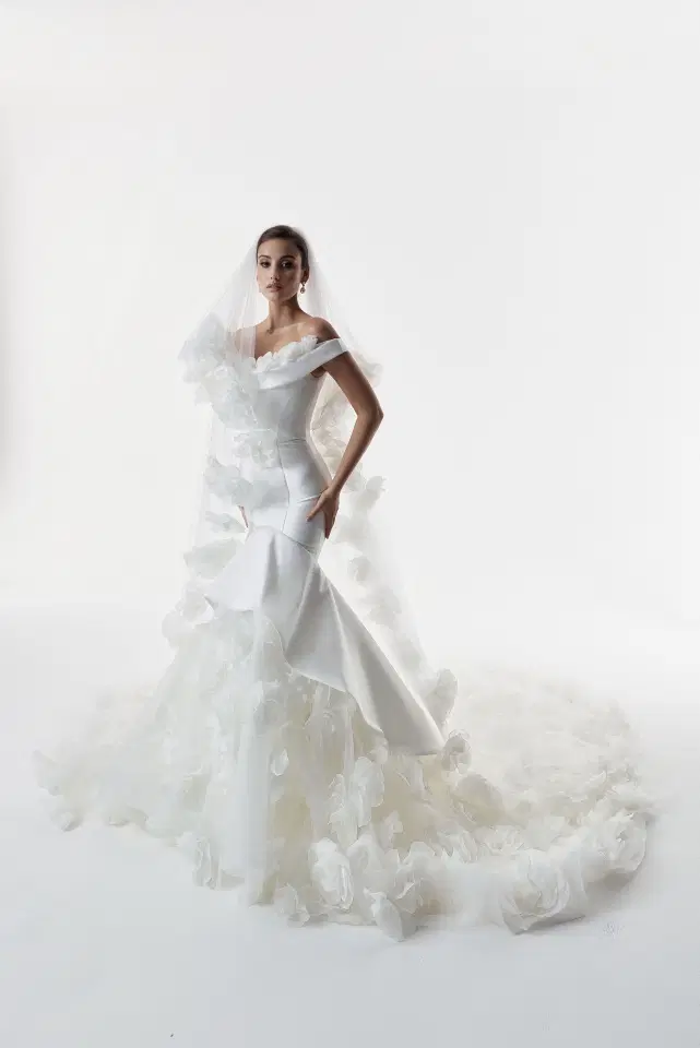 Florence by Josephine Scott: Fit & Flare silhouette, off-shoulder neckline, sleeveless, tulle