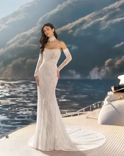 Qamar wedding dress by Aire Barcelona, mermaid, embroidery