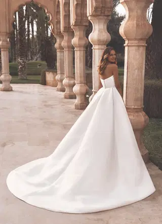 Virginia by Enzoani - view 6 of 9