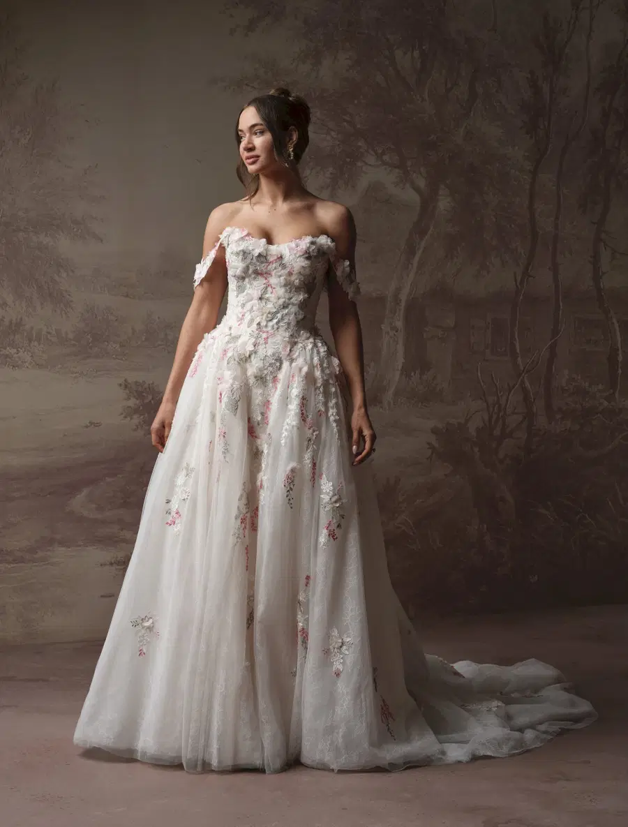 BENTON by Maggie Sottero: A-Line silhouette, scoop neckline, cap sleeves, lace