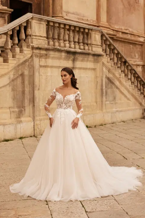 Style 8324 wedding dress by Monica Loretti, ball gown, tulle