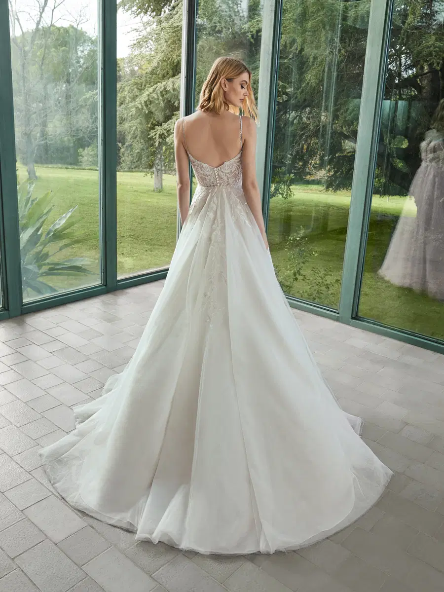 LLEANE by Pronovias - view 2 of 3