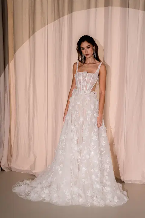 Halo 2504 wedding dress by Halo, A-line, tulle