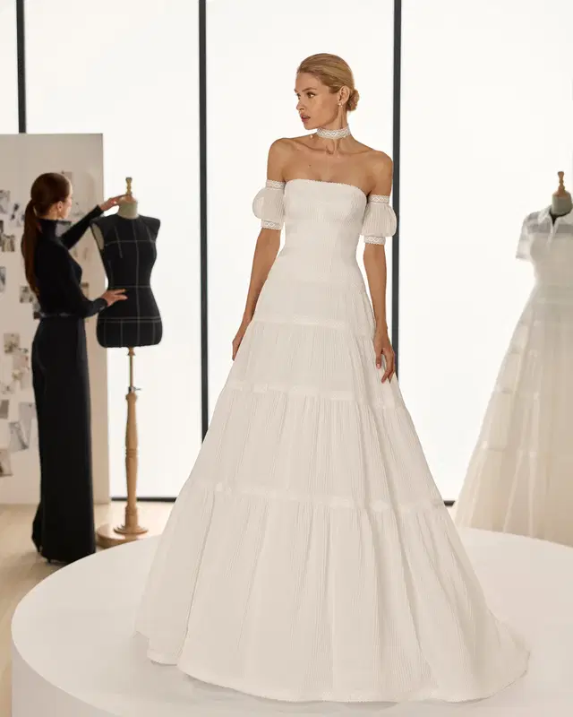 SONEL von Rosa Clara: Ballkleid, Schulterfreier Ausschnitt, Ärmellos, Georgette