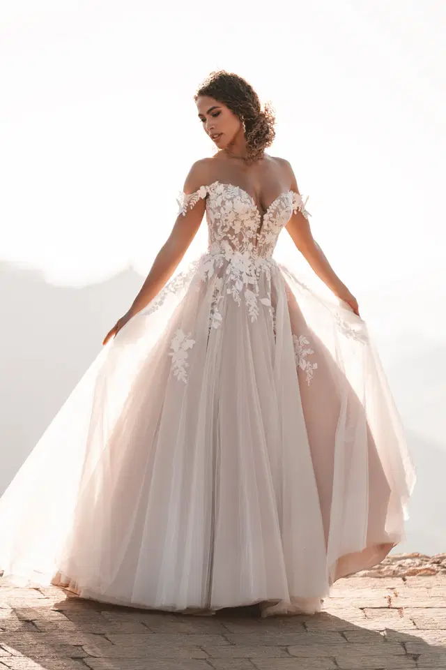 A1219 by Allure Bridals: Ball Gown silhouette, sweetheart neckline, sleeveless, tulle