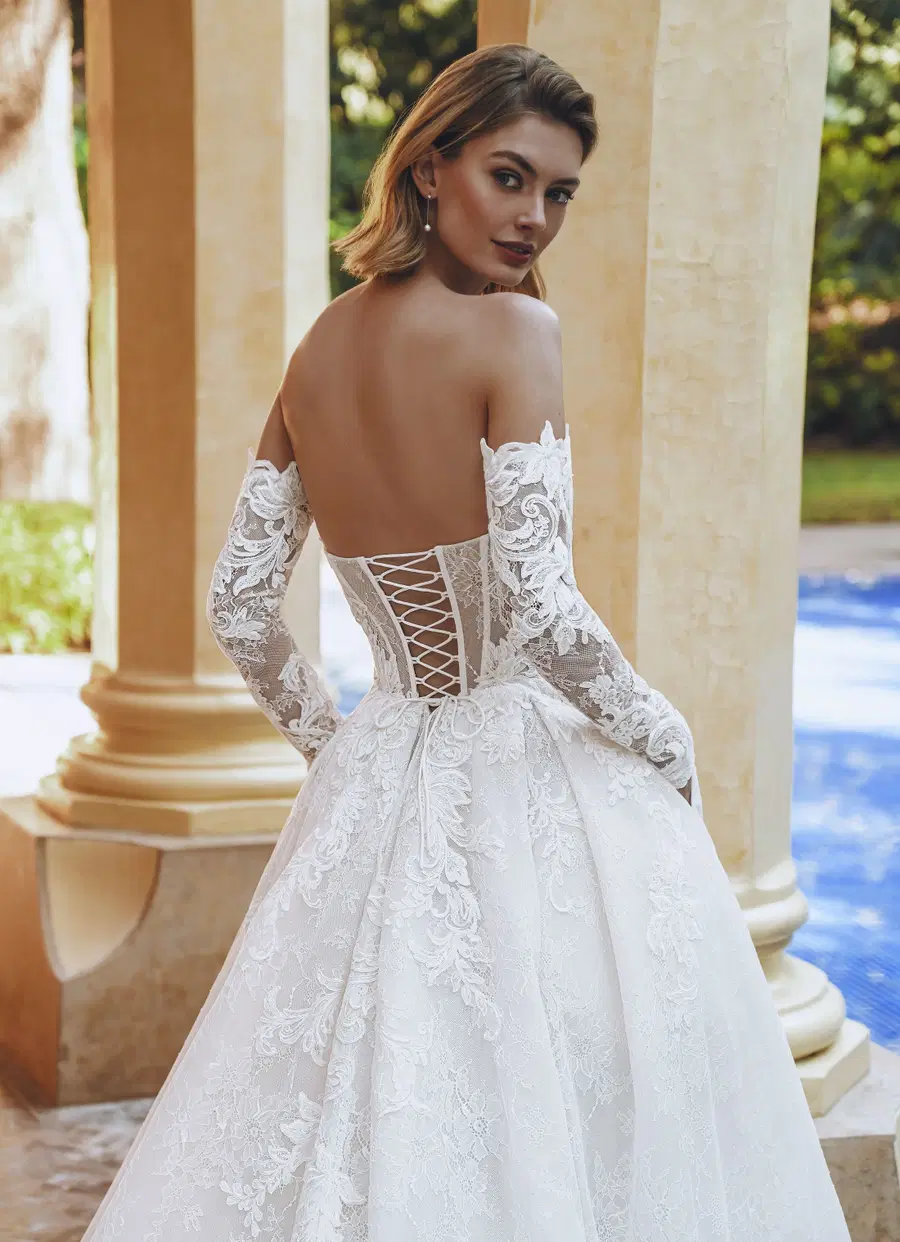 UNA by Enzoani - view 5 of 5