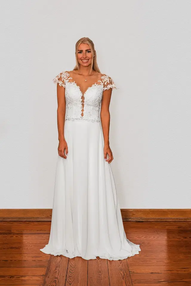 Top STBC 9973 by myprettydress by Basedow: illusion neckline, cap sleeves, lace