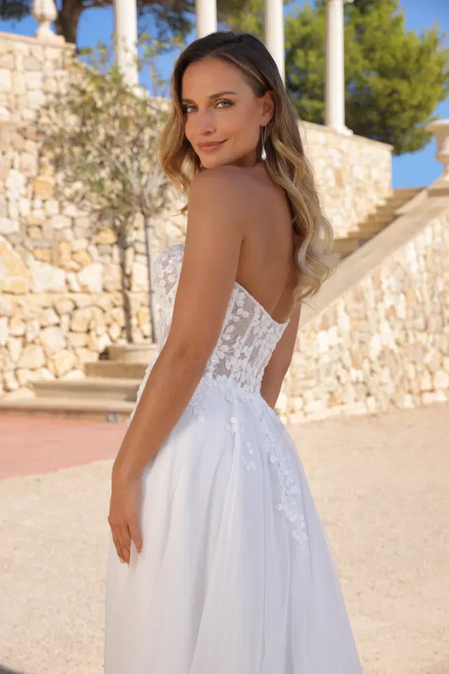 Aleida by Azuree Bridal - view 3 of 3