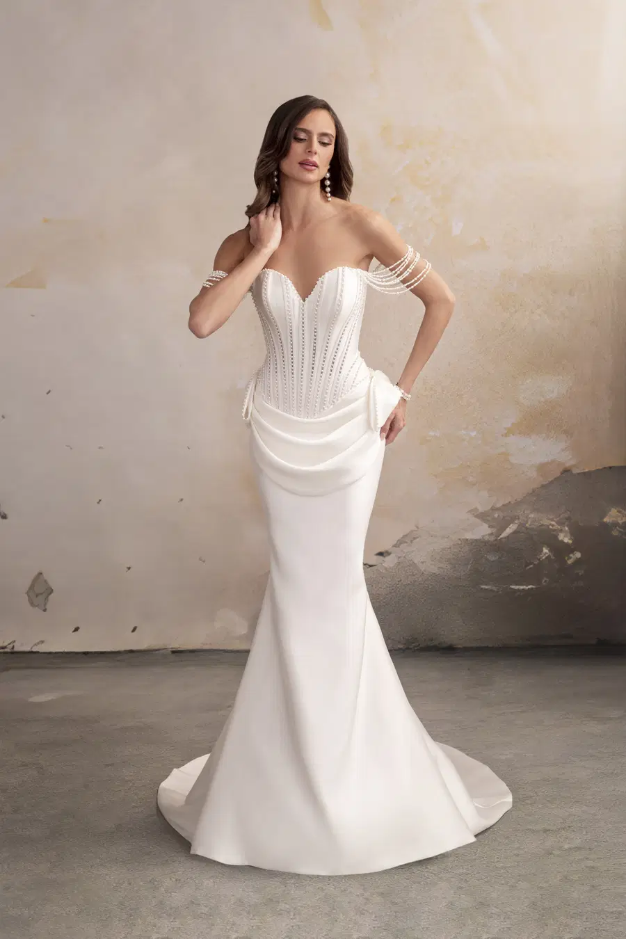 Emerson by Donna Salado Couture: Fit & Flare silhouette, sweetheart neckline, sleeveless, mikado