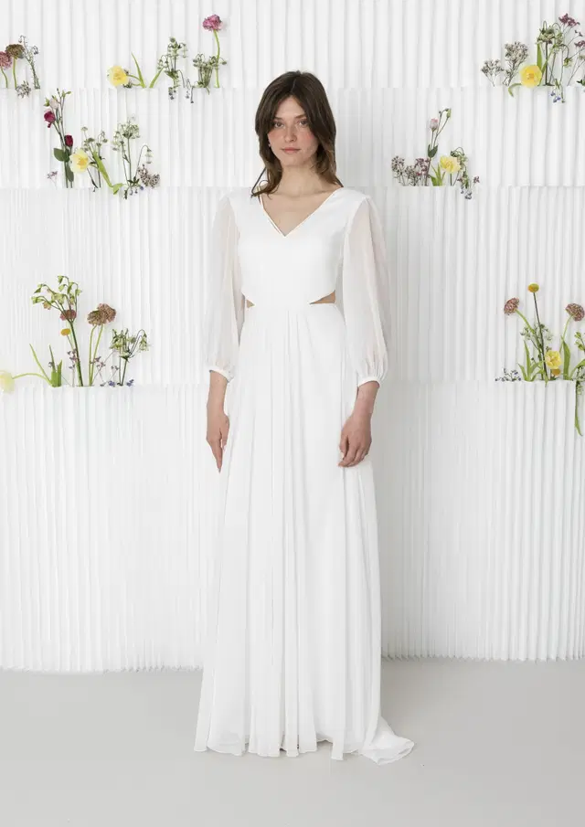 Bell Square Chiffon by Kisui: A-Line silhouette, V-neck neckline, long sleeves, chiffon