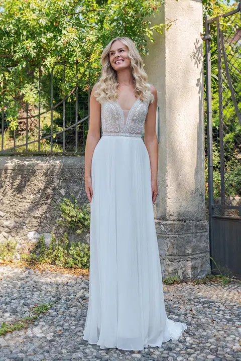 VN27 ivory wedding dress by Vera Nova, A-line, chiffon