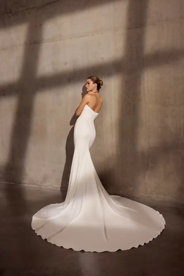 Cleo by Avenue by Josephine Scott - view 8 of 10
