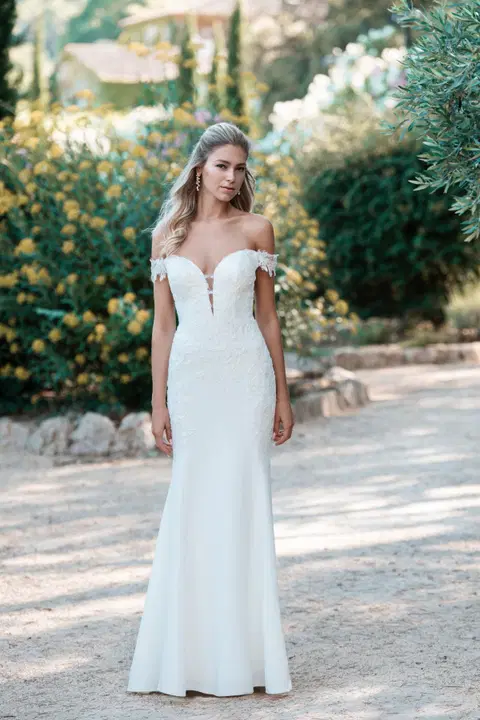Style A1315 wedding dress by Allure Bridals, trumpet, lace