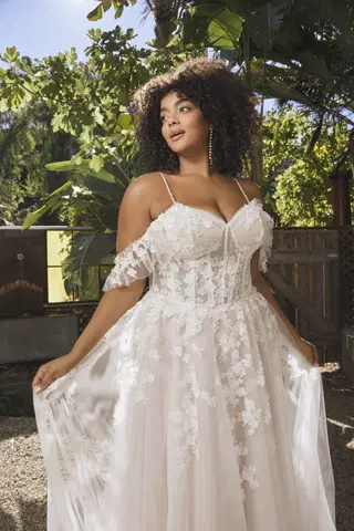Cameryn Curvy by Beloved by Casablanca - view 2 of 5