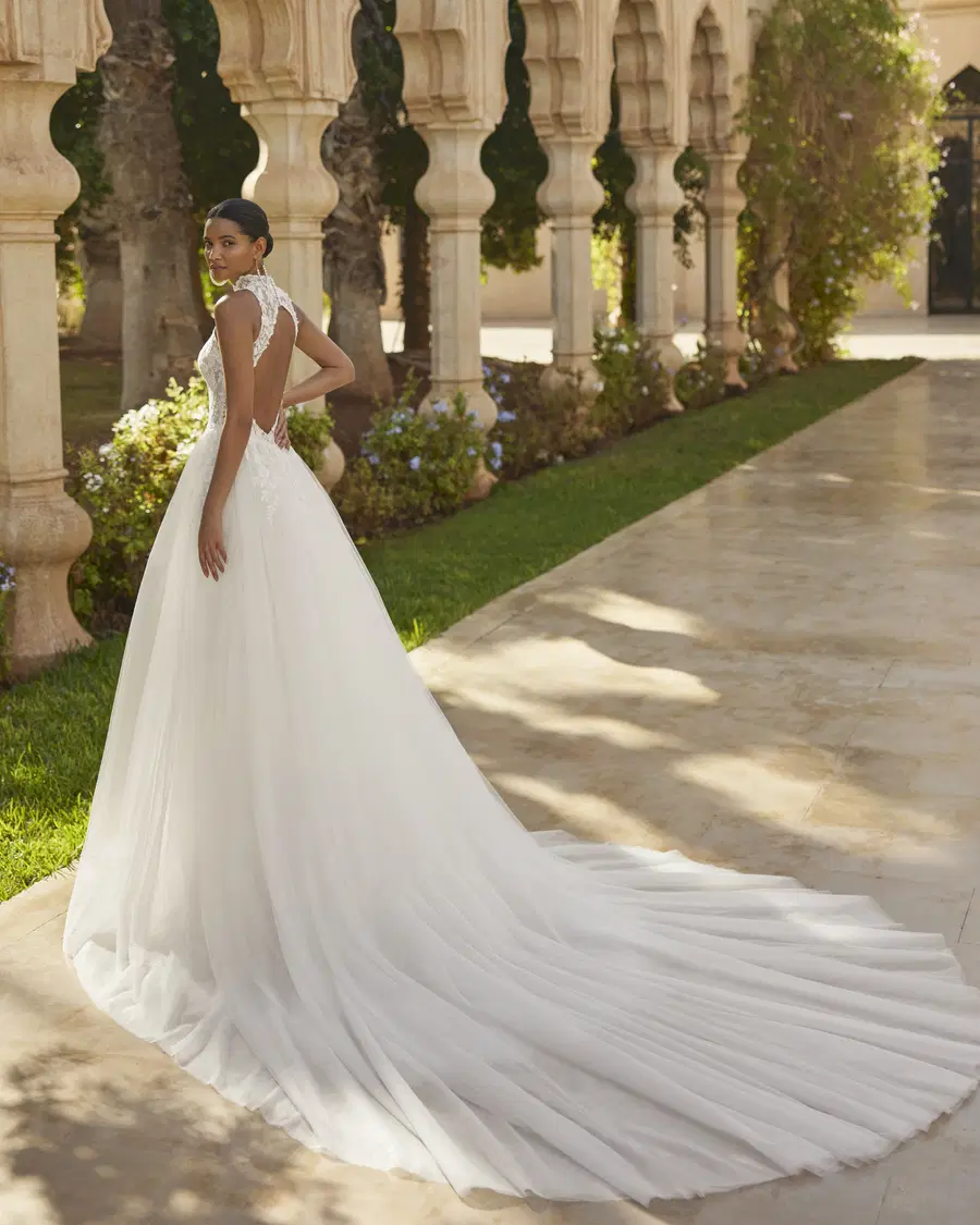 Olite by Rosa Clara - view 4 of 5