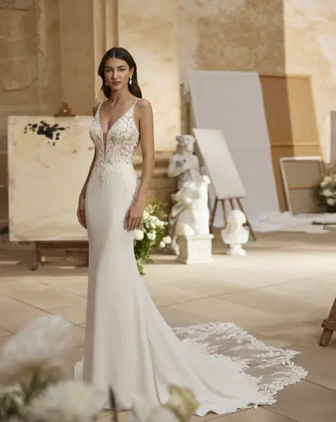 Margaux wedding dress by Aire Barcelona, mermaid, lace