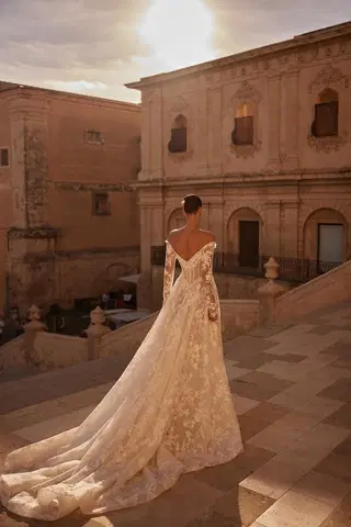 Samanta by Anne Mariée - view 4 of 4