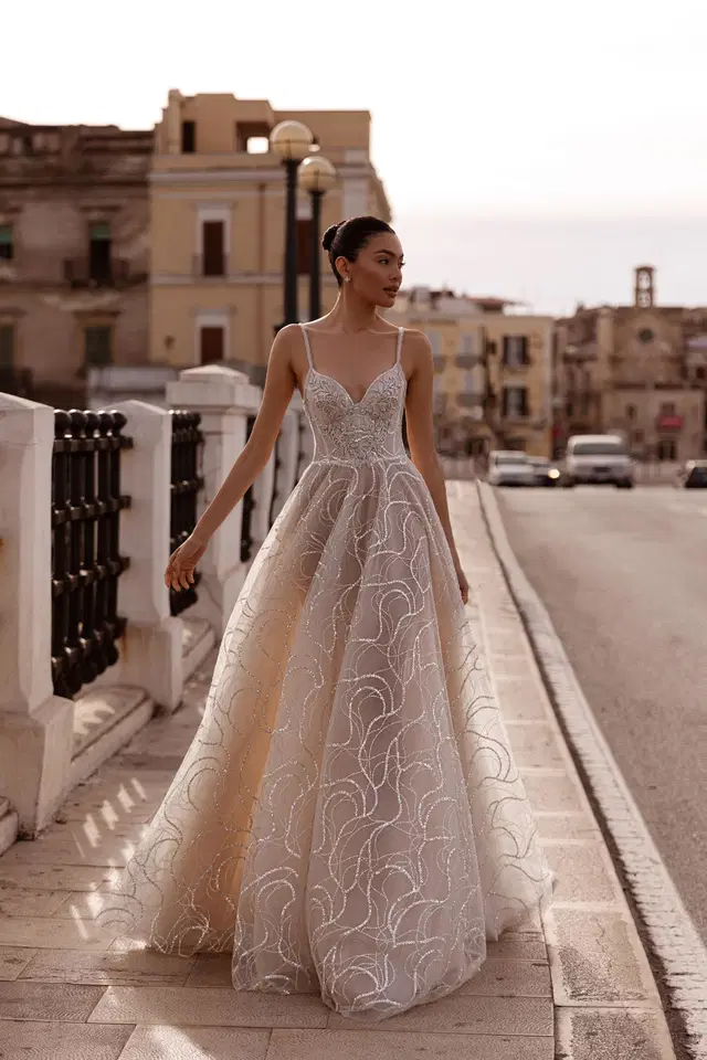 Elegant by Carfelli: A-Line silhouette, sweetheart neckline, sleeveless, lace