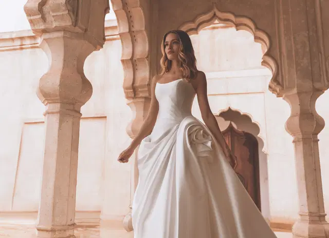 Vera by Enzoani - view 9 of 10